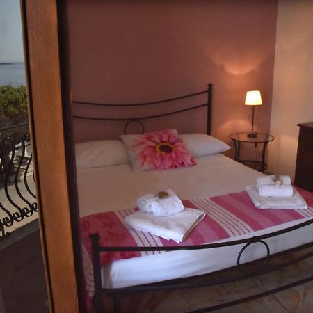 Plaza Apartment Giardini Naxos Ngoại thất bức ảnh