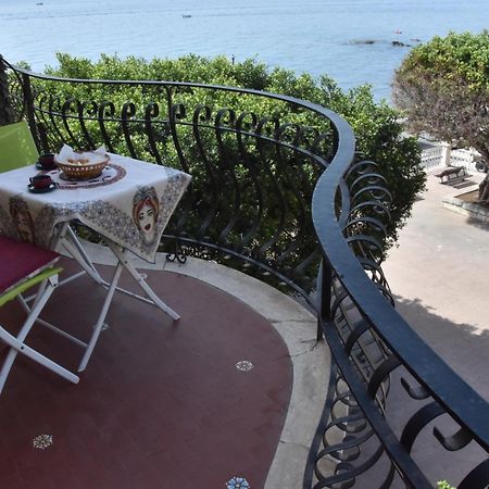 Plaza Apartment Giardini Naxos Ngoại thất bức ảnh