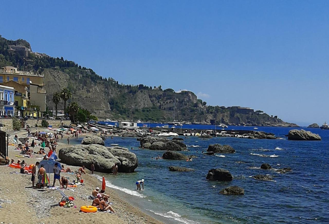 Plaza Apartment Giardini Naxos Ngoại thất bức ảnh