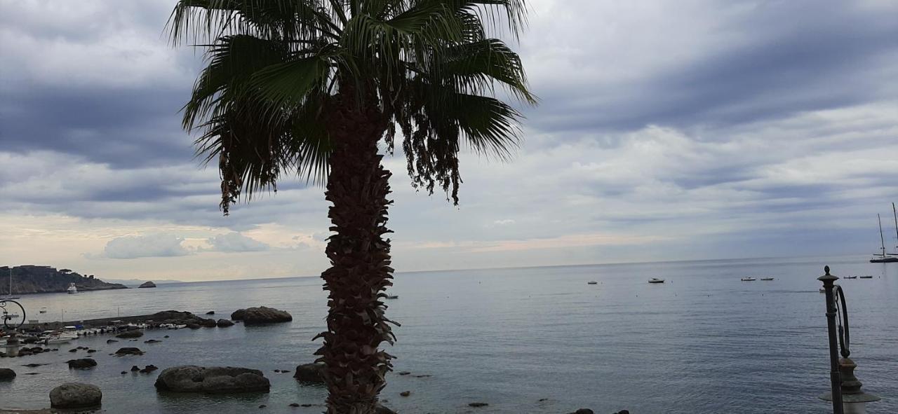 Plaza Apartment Giardini Naxos Ngoại thất bức ảnh