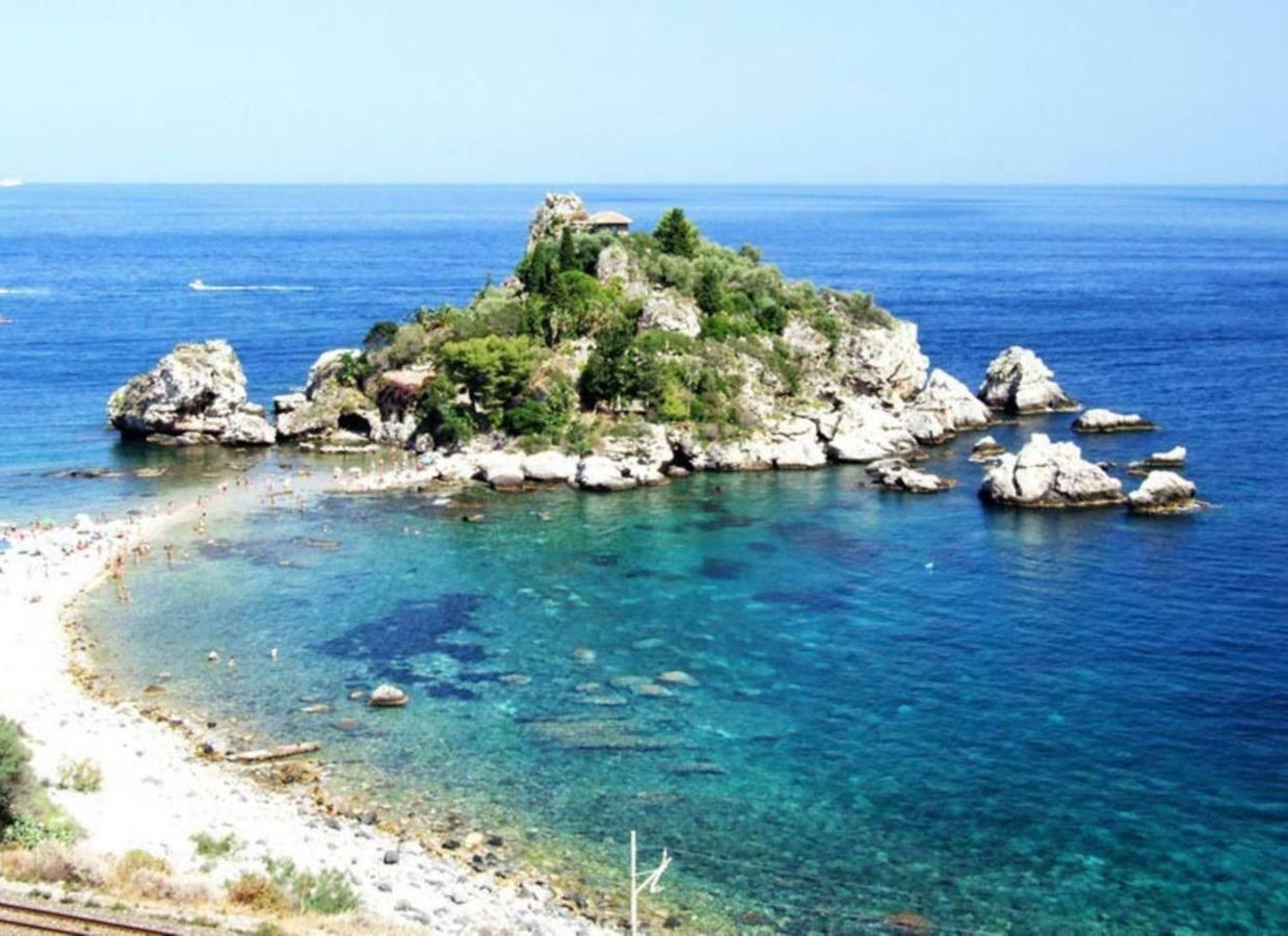 Plaza Apartment Giardini Naxos Ngoại thất bức ảnh